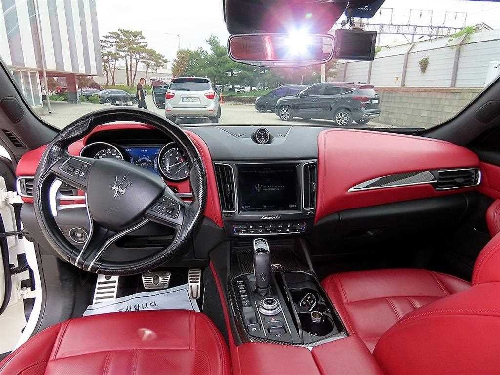 마세라티 르반떼 3.0  AWD 그란 스포츠 이미지 7