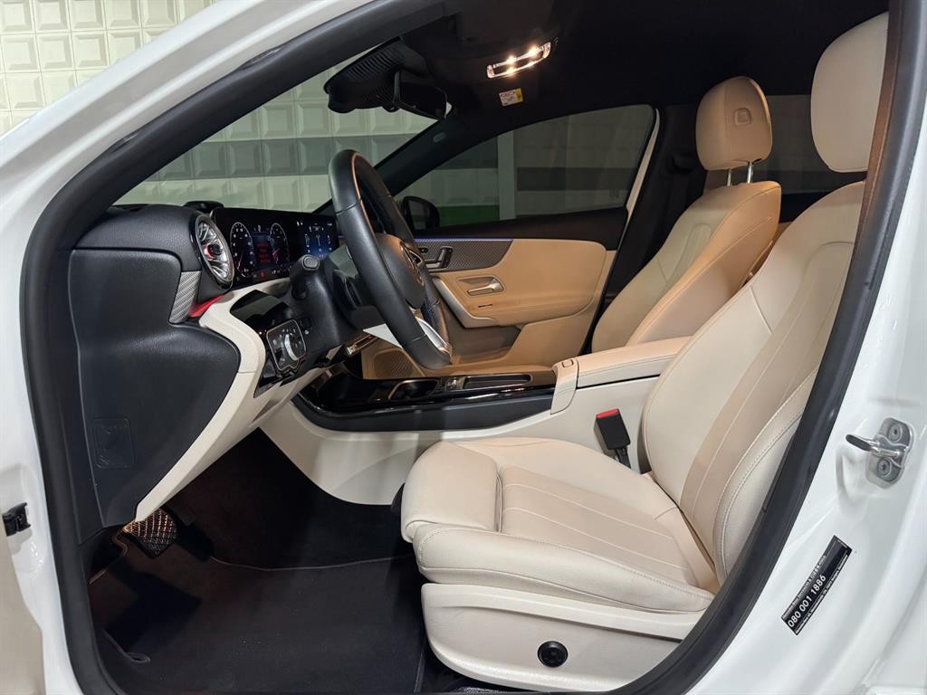 벤츠 A 클래스 A클래스 W177 A220 해치백 이미지 1