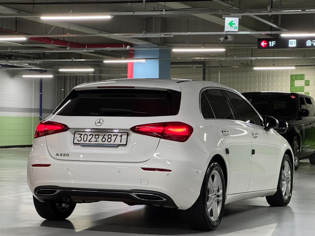 벤츠 A 클래스 A클래스 W177 A220 해치백 이미지 5