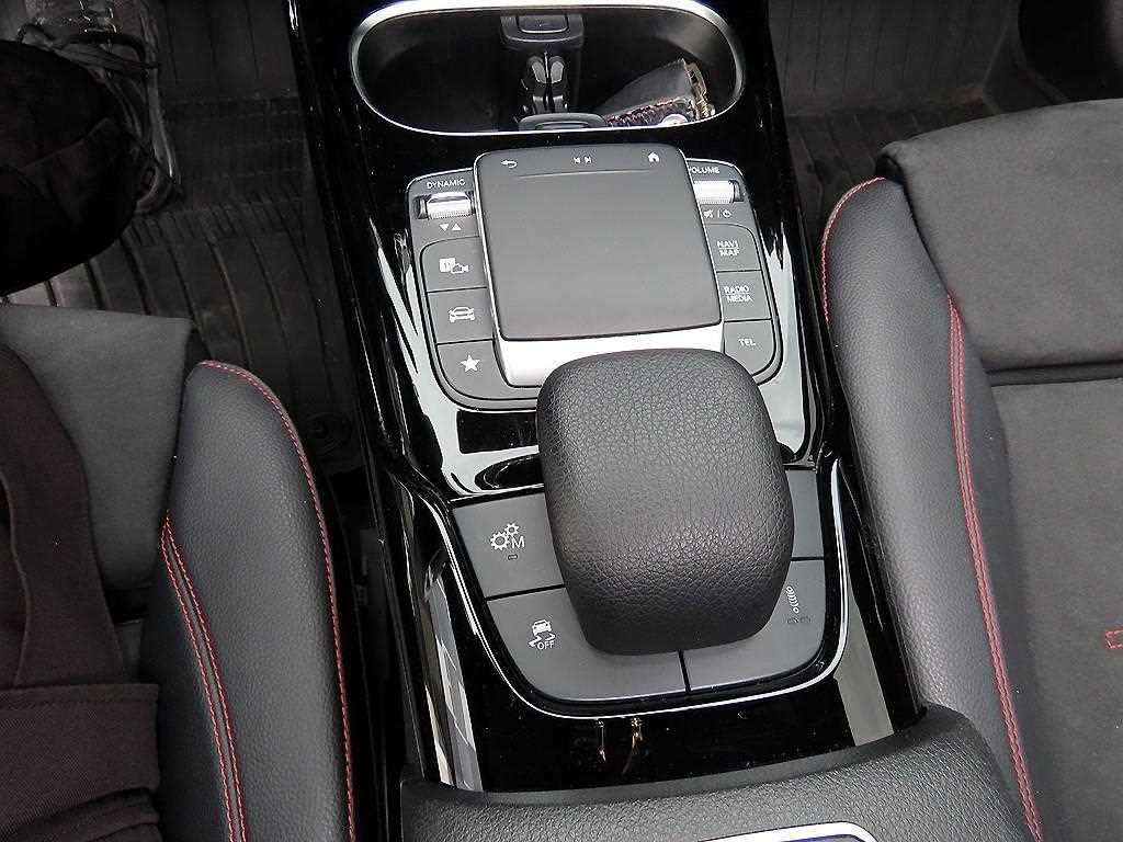 벤츠 A 클래스 A클래스 W177 AMG A45 4MATIC+ 해치백 이미지 13