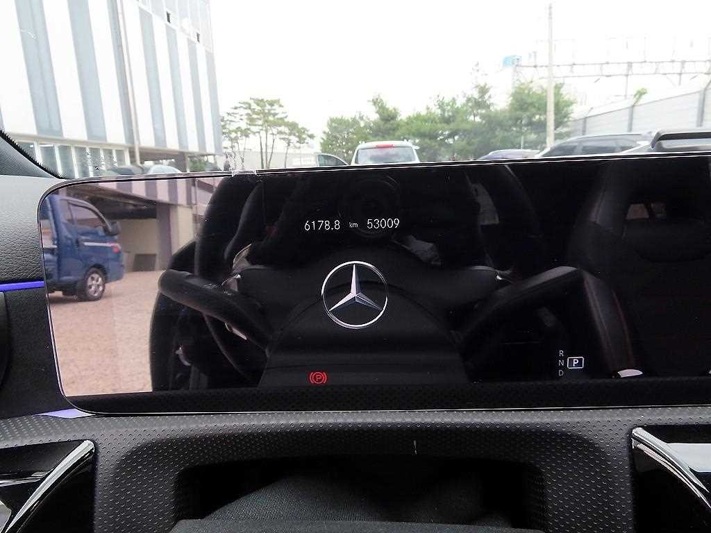 벤츠 A 클래스 A클래스 W177 AMG A45 4MATIC+ 해치백 이미지 9