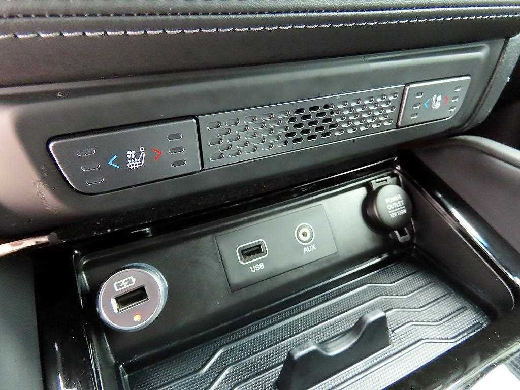 KG모빌리티(쌍용) 렉스턴 G4렉스턴 디젤 2.2 4WD 마제스티 이미지 11