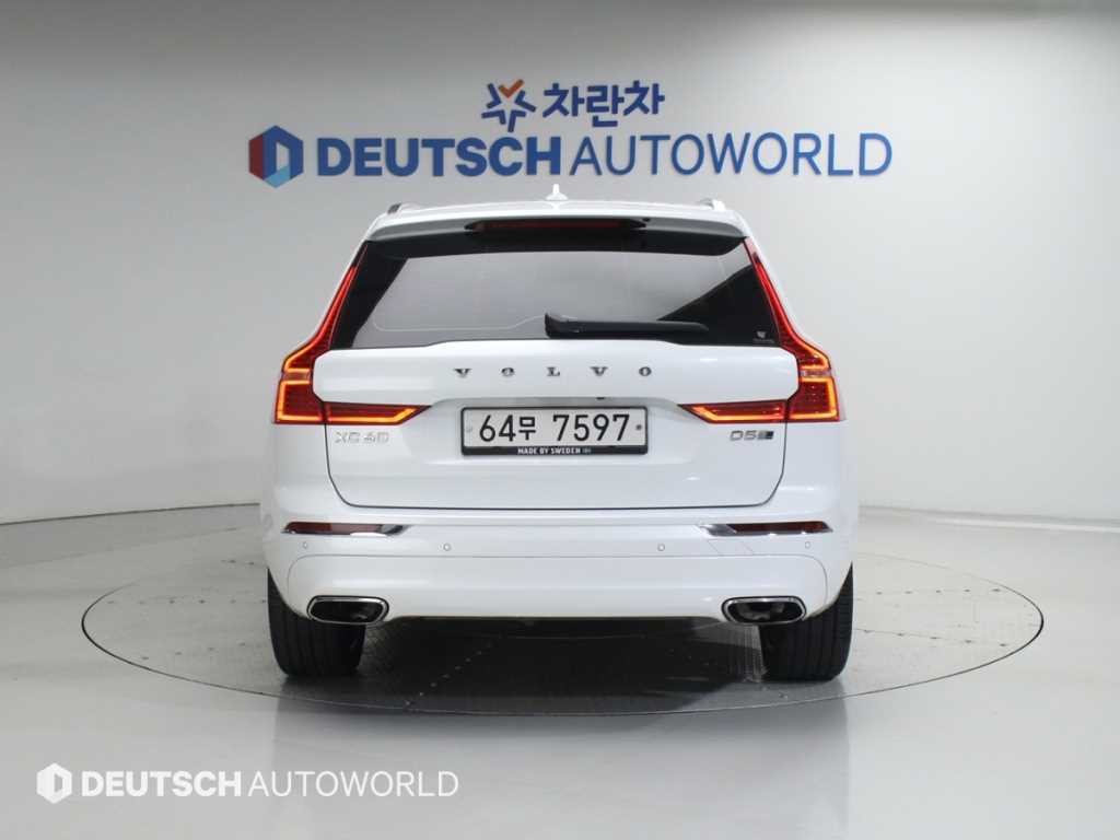 볼보 XC60 XC60(2세대) D5 AWD 인스크립션 이미지 4