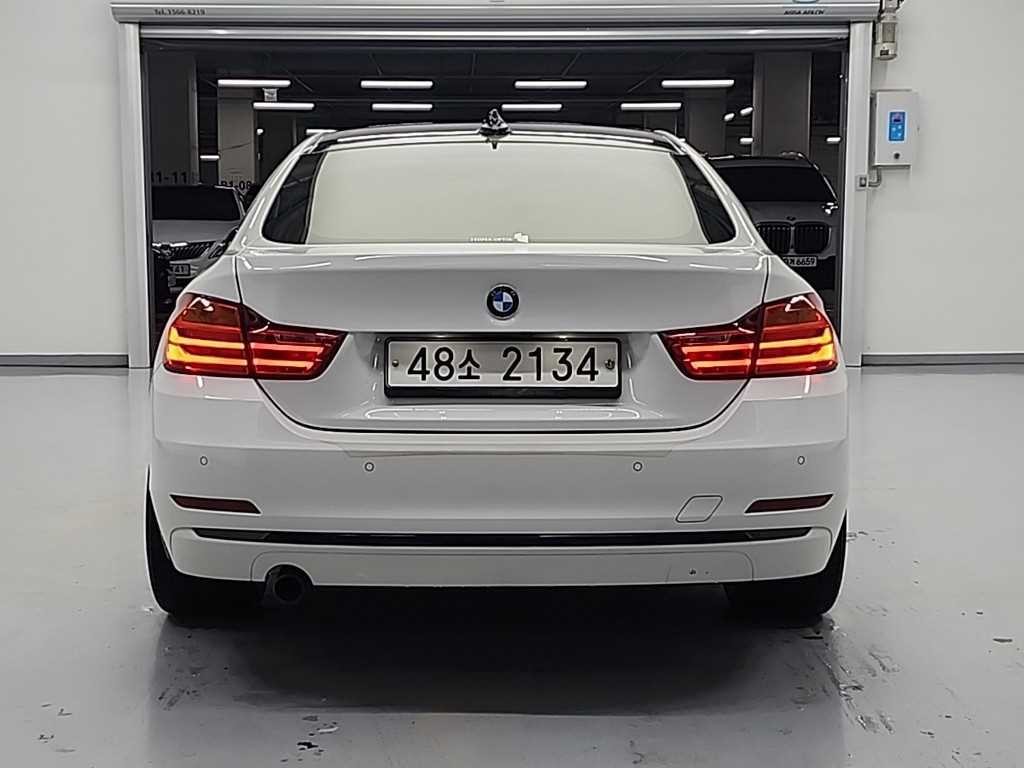 BMW 4시리즈 4시리즈 (F32) 420d xDRIVE 그란쿠페 이미지 3