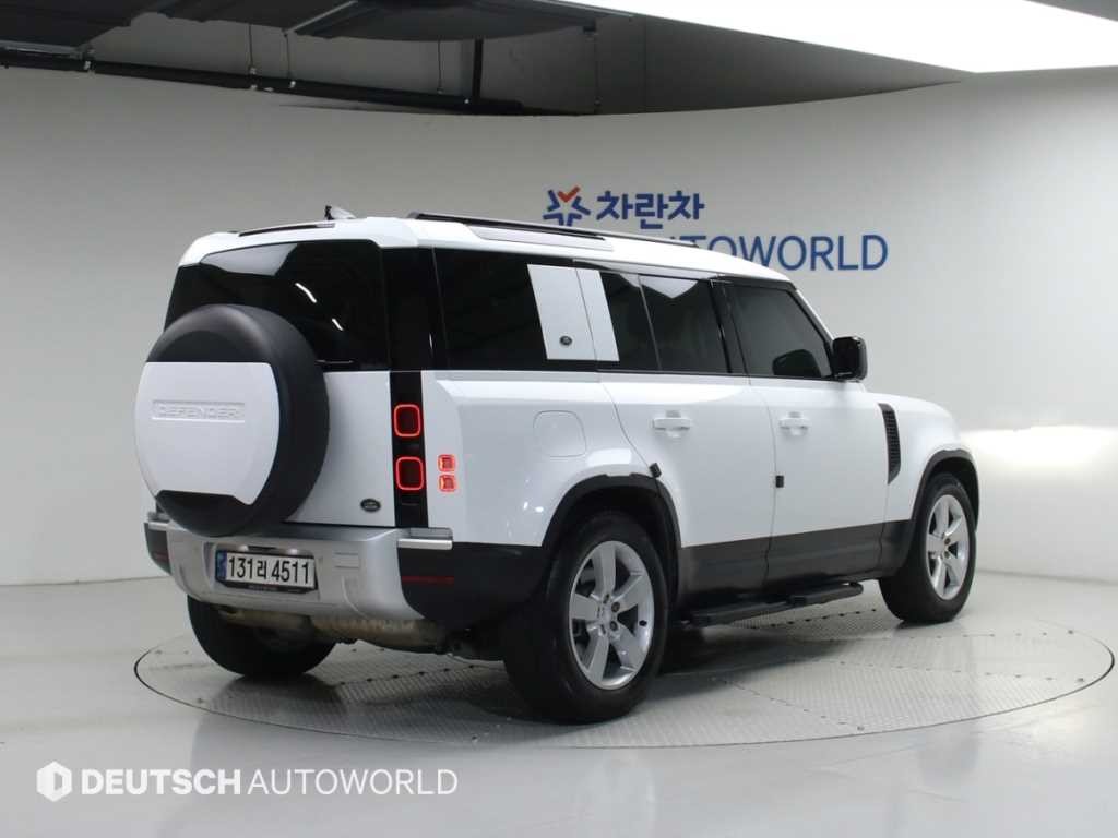 랜드로버 디펜더 디펜더 (L663) 110 D300 HSE 이미지 2