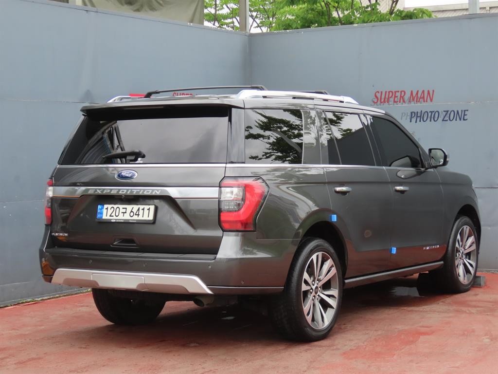 포드 익스피디션 3.5 EcoBoost Platinum 이미지 3