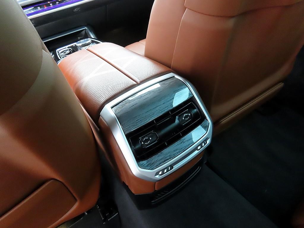 BMW 7시리즈 7시리즈 (G70) 740i sDrive M 스포츠 이미지 14