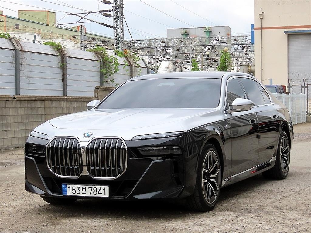BMW 7시리즈 7시리즈 (G70) 740i sDrive M 스포츠 이미지 2