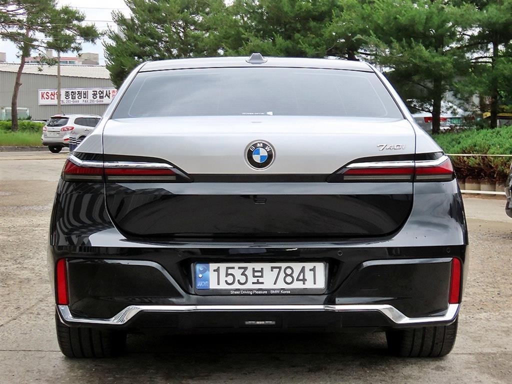 BMW 7시리즈 7시리즈 (G70) 740i sDrive M 스포츠 이미지 4
