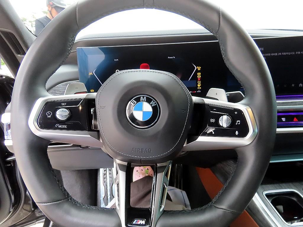 BMW 7시리즈 7시리즈 (G70) 740i sDrive M 스포츠 이미지 8