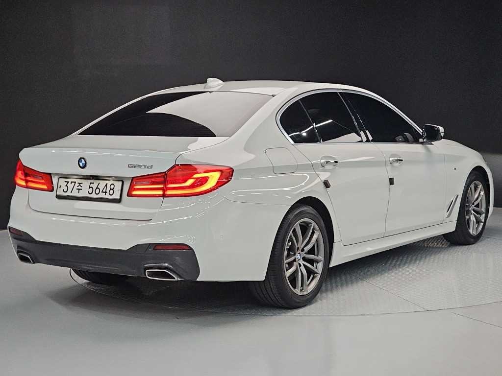 BMW 5시리즈 5시리즈 (G30) 520d M 스포츠 플러스 이미지 4