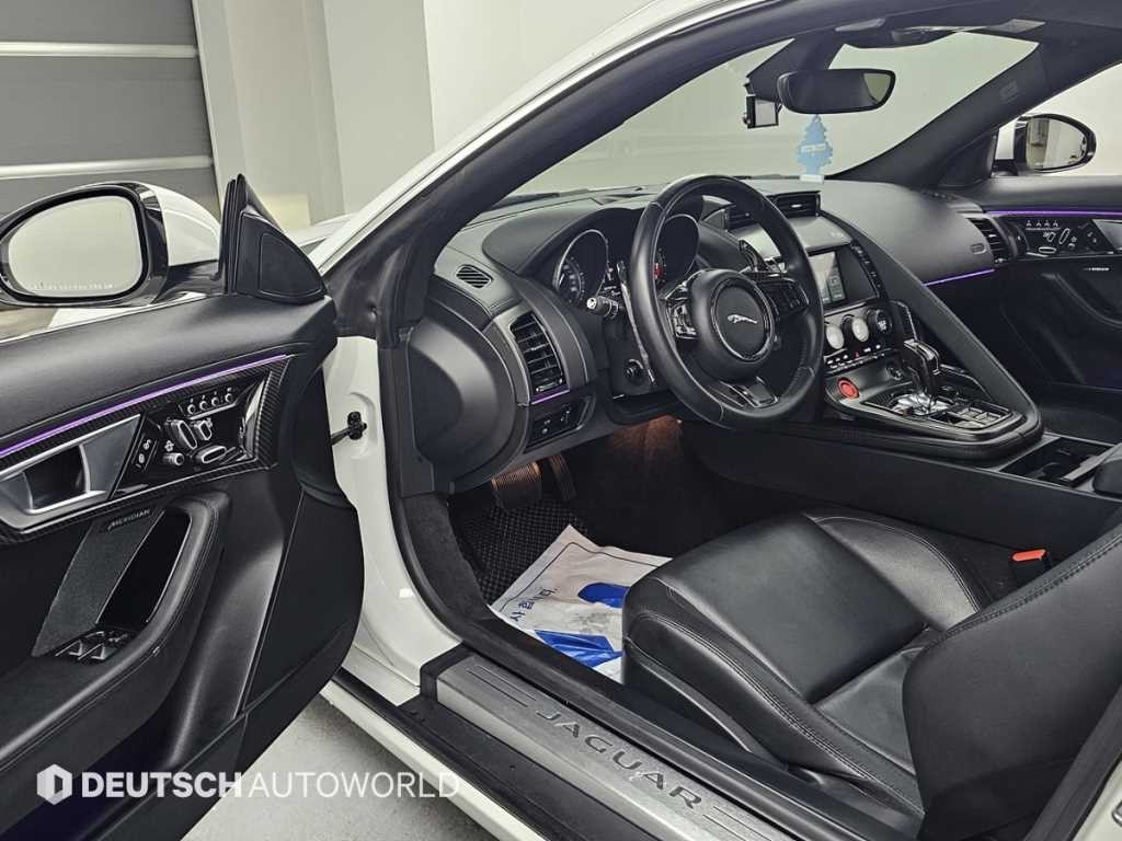 재규어 F-TYPE 3.0 S 쿠페 이미지 11