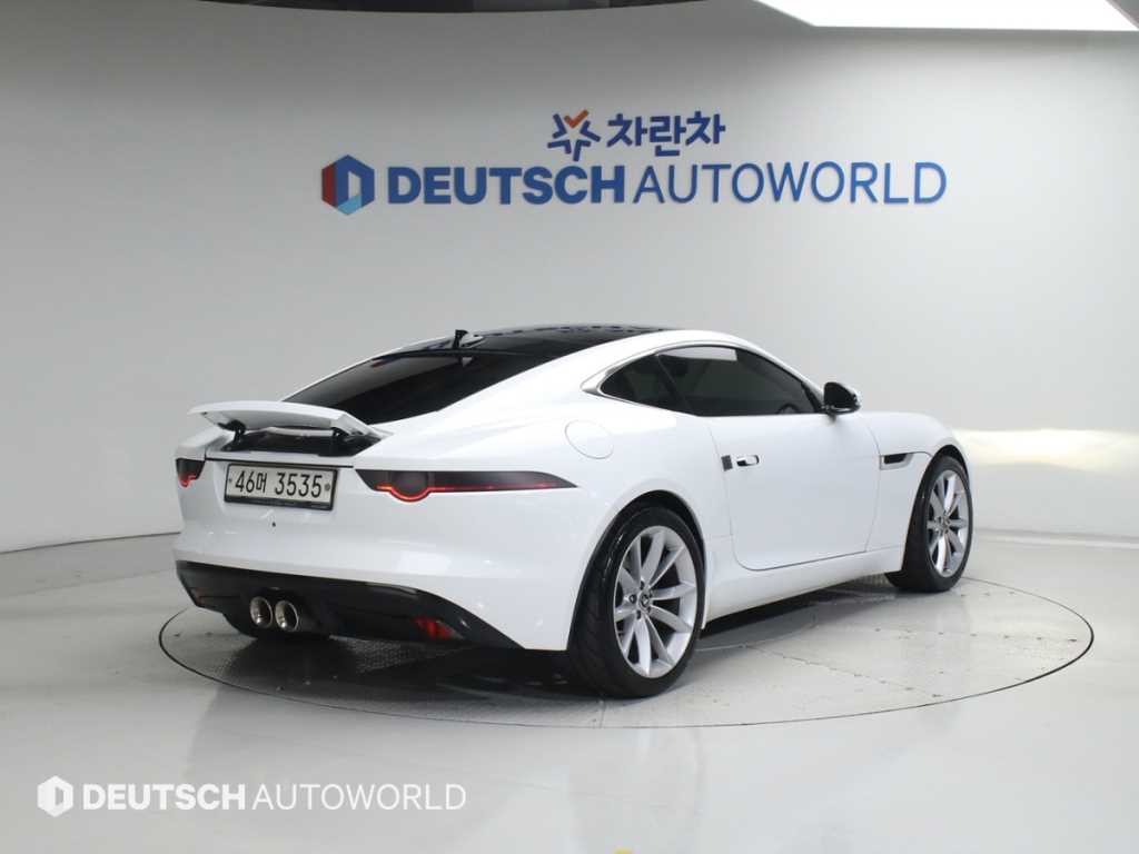 재규어 F-TYPE 3.0 S 쿠페 이미지 2