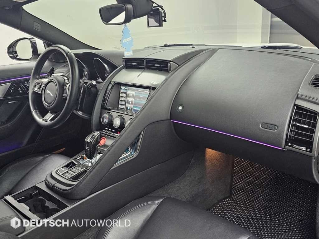 재규어 F-TYPE 3.0 S 쿠페 이미지 7