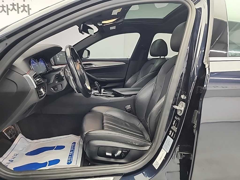BMW 5시리즈 5시리즈 (G30) 530i M 스포츠 플러스 이미지 11