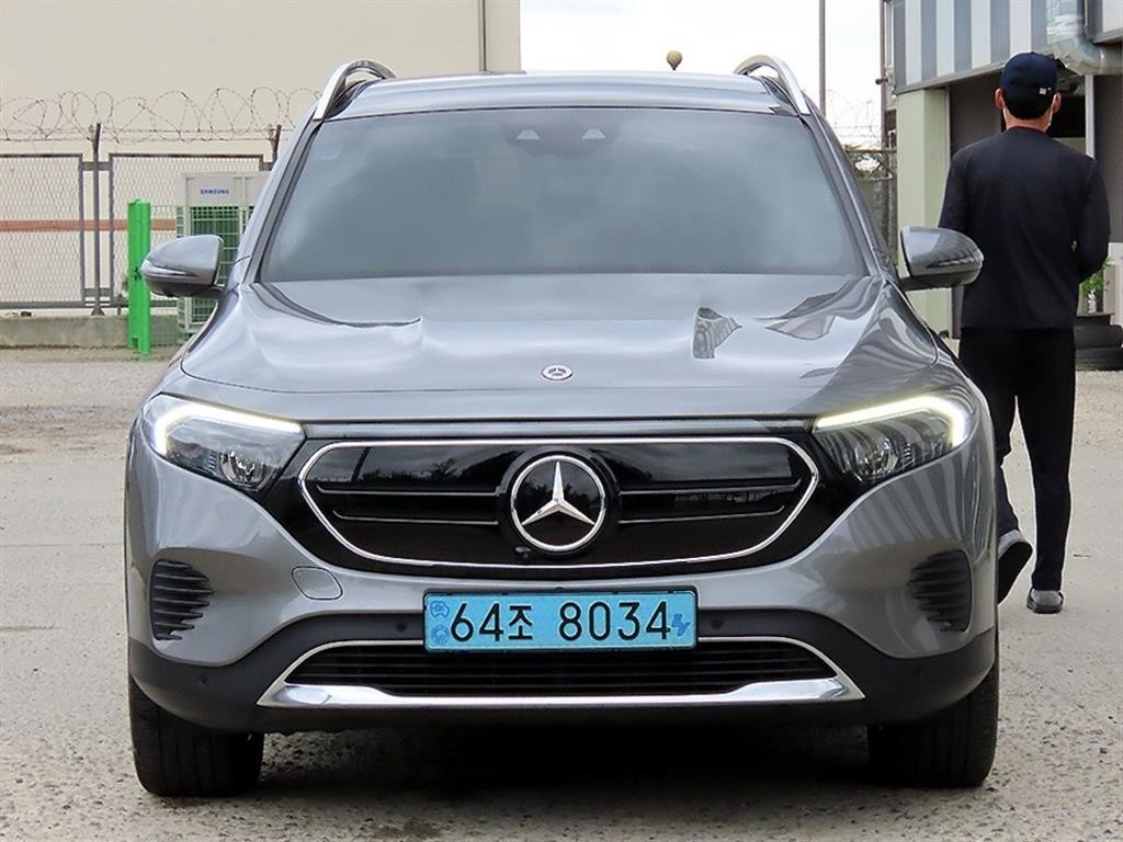 벤츠 EQB EQB (X243) EQB 300 4MATIC 이미지 1