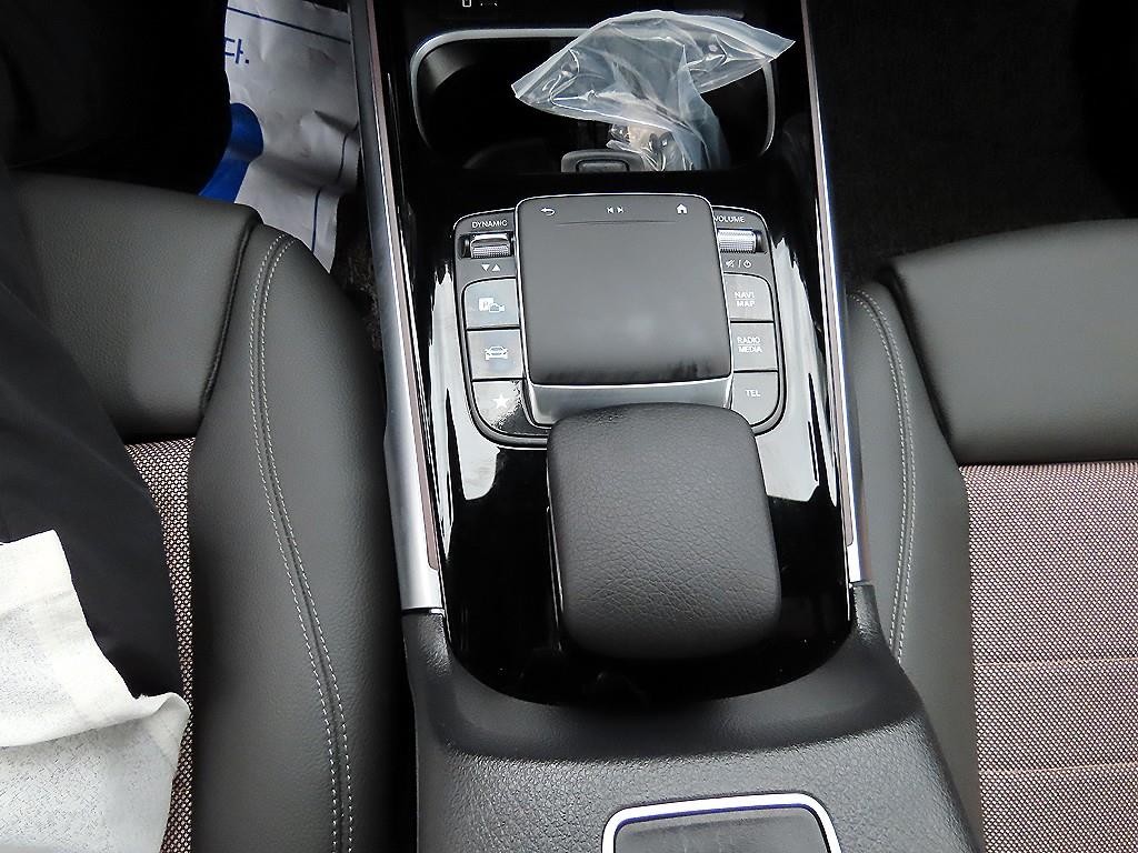 벤츠 EQB EQB (X243) EQB 300 4MATIC 이미지 13