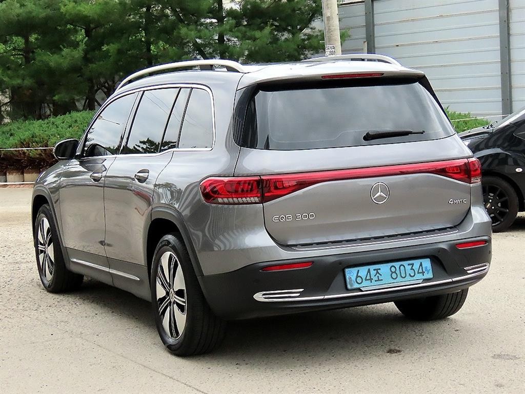 벤츠 EQB EQB (X243) EQB 300 4MATIC 이미지 3