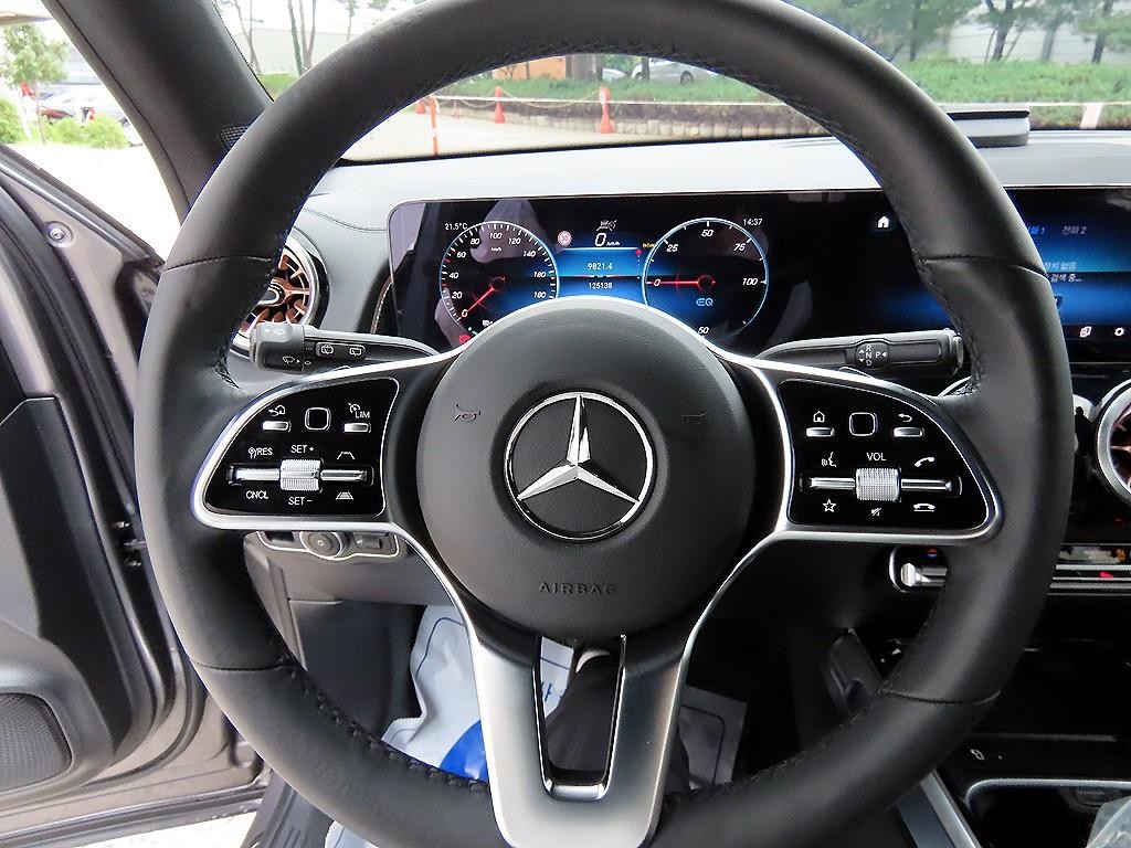 벤츠 EQB EQB (X243) EQB 300 4MATIC 이미지 8