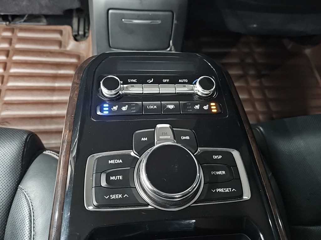 제네시스 EQ900 3.3 T-GDI AWD 프리미엄 럭셔리 이미지 13
