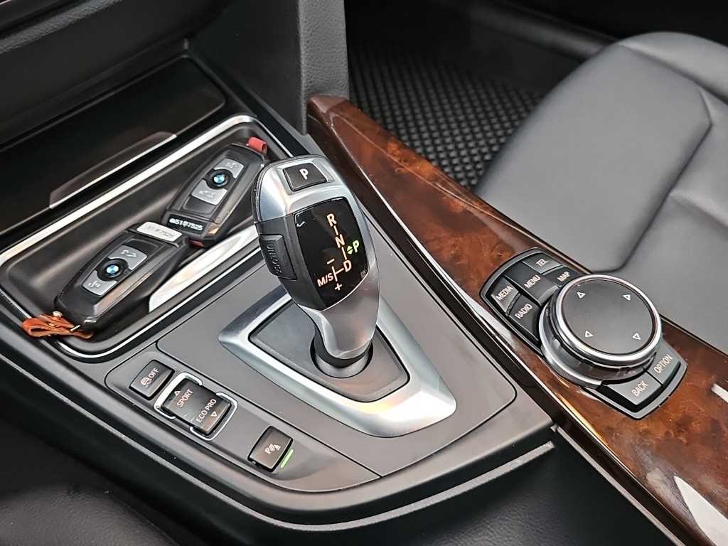 BMW 3시리즈 3시리즈 (F30) 320d 이미지 8