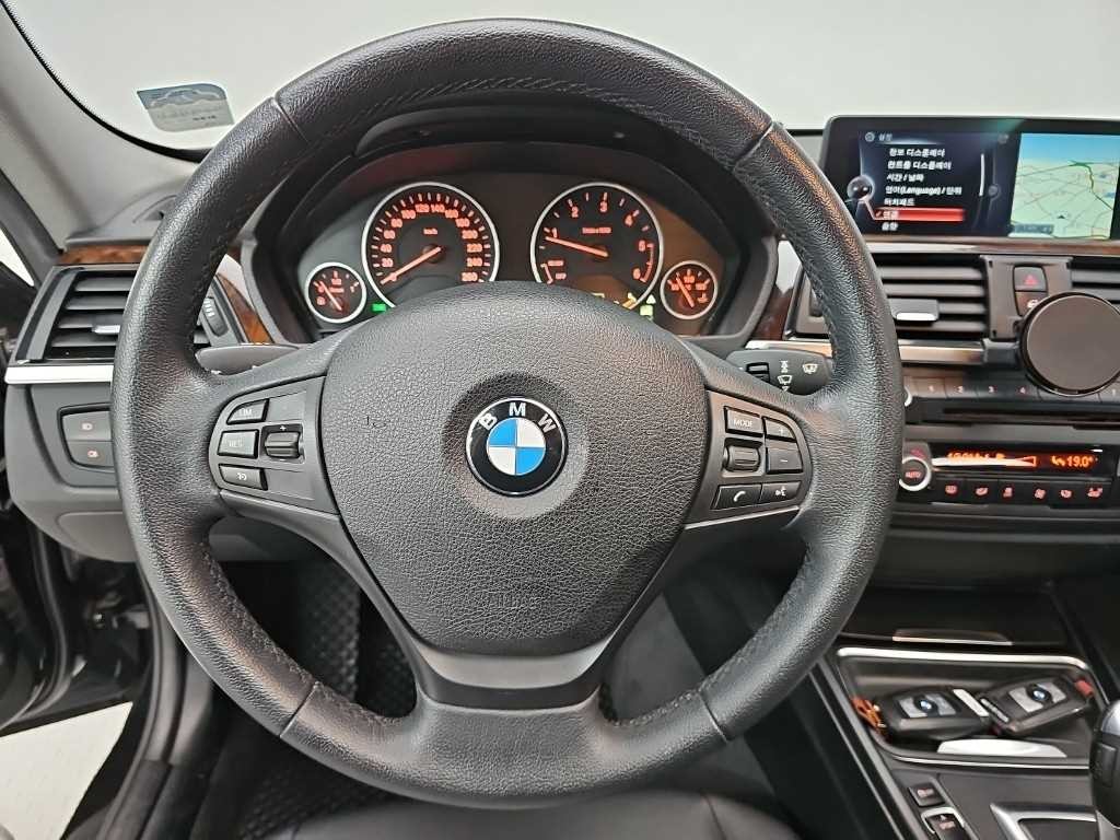 BMW 3시리즈 3시리즈 (F30) 320d 이미지 9