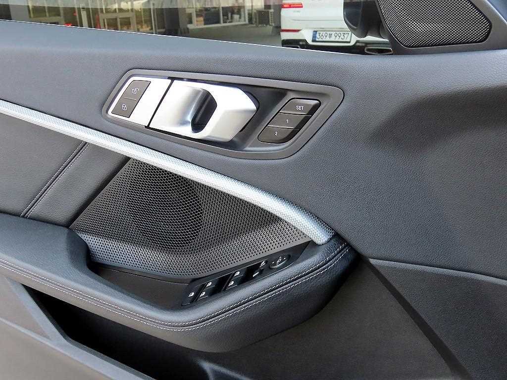 BMW 1시리즈 1시리즈 (F40) 120i 스포츠 이미지 11