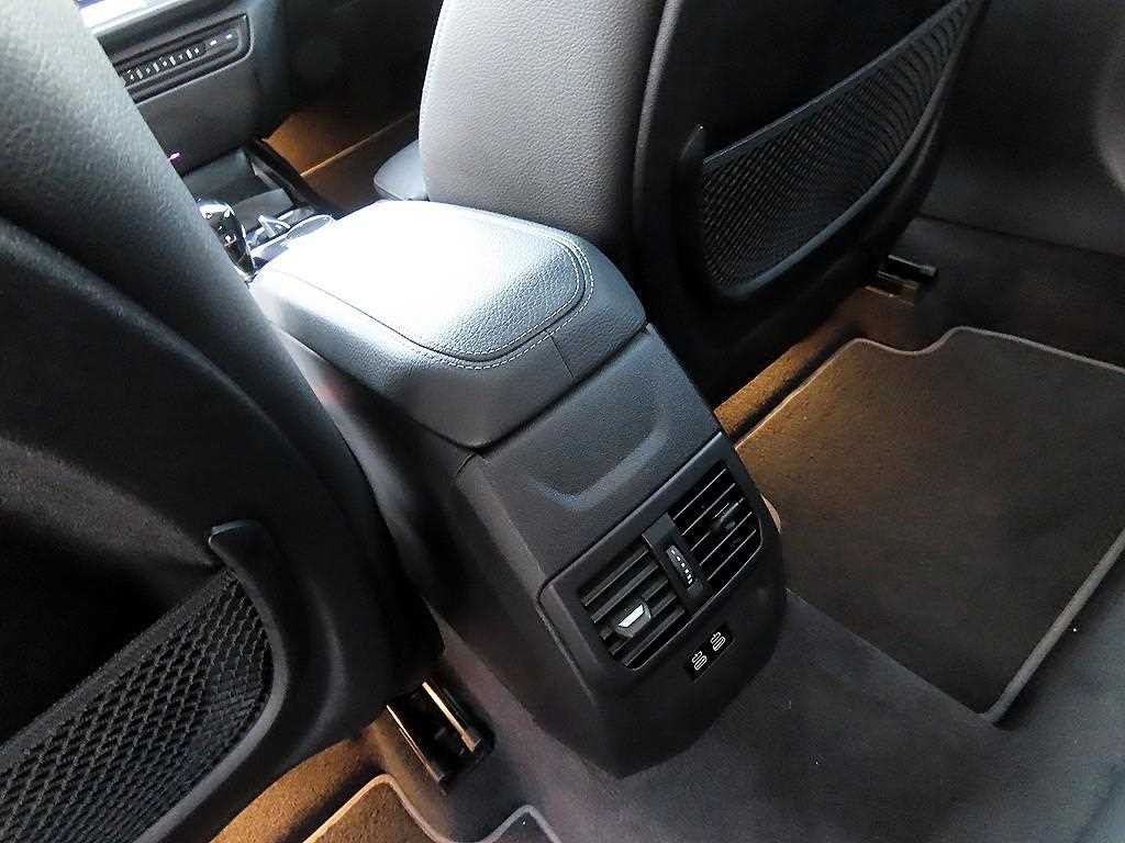 BMW 1시리즈 1시리즈 (F40) 120i 스포츠 이미지 16