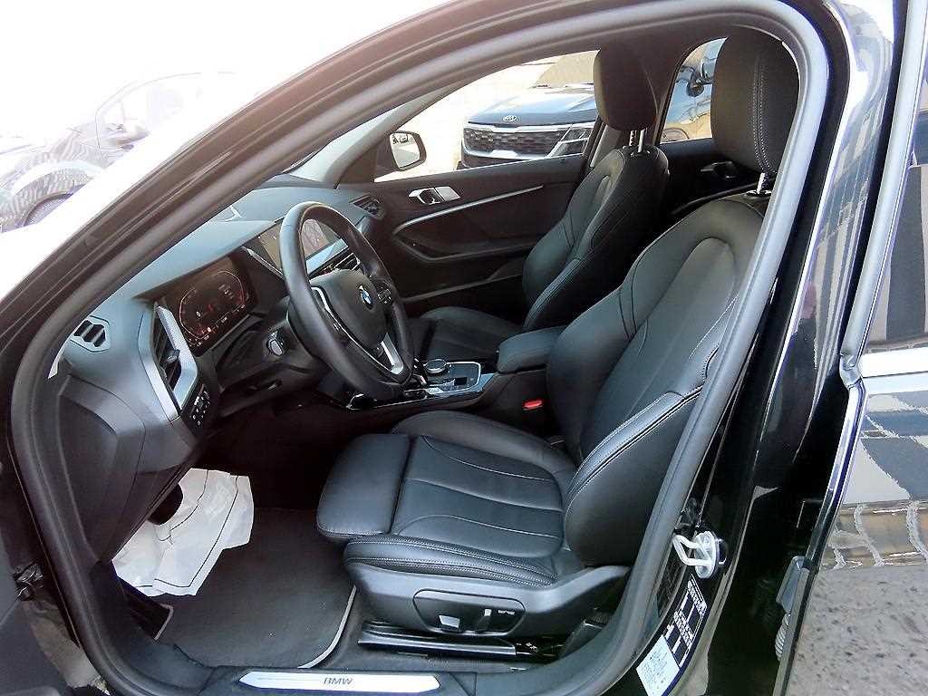 BMW 1시리즈 1시리즈 (F40) 120i 스포츠 이미지 5