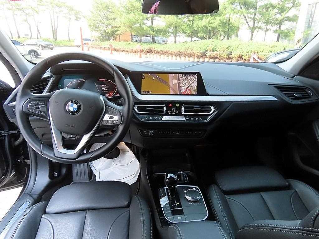BMW 1시리즈 1시리즈 (F40) 120i 스포츠 이미지 7