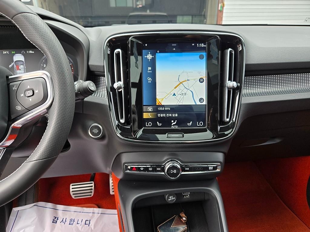 볼보 XC40 T4 4WD R-디자인 이미지 10