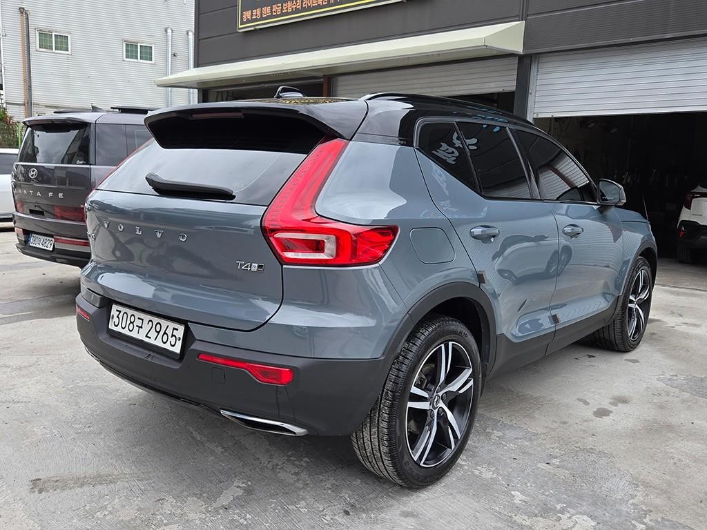 볼보 XC40 T4 4WD R-디자인 이미지 3