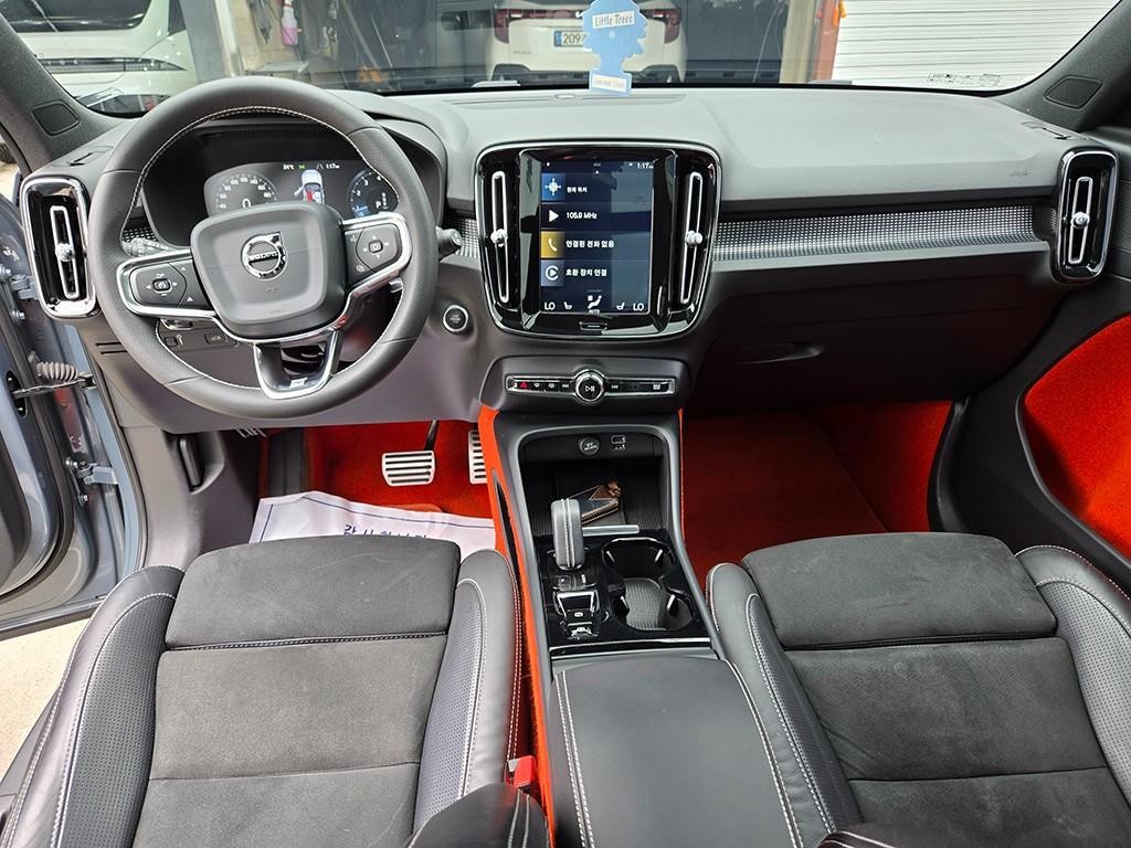 볼보 XC40 T4 4WD R-디자인 이미지 9