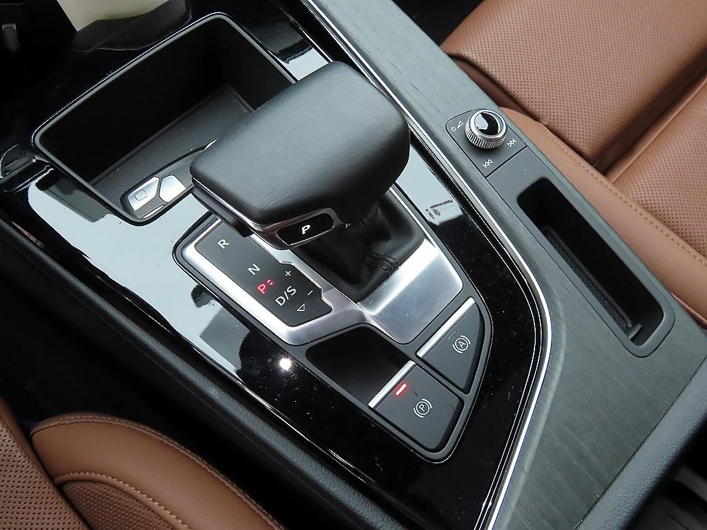 아우디 A5 A5 (F5) 40 TFSI 콰트로 프리미엄 스포트백 이미지 11