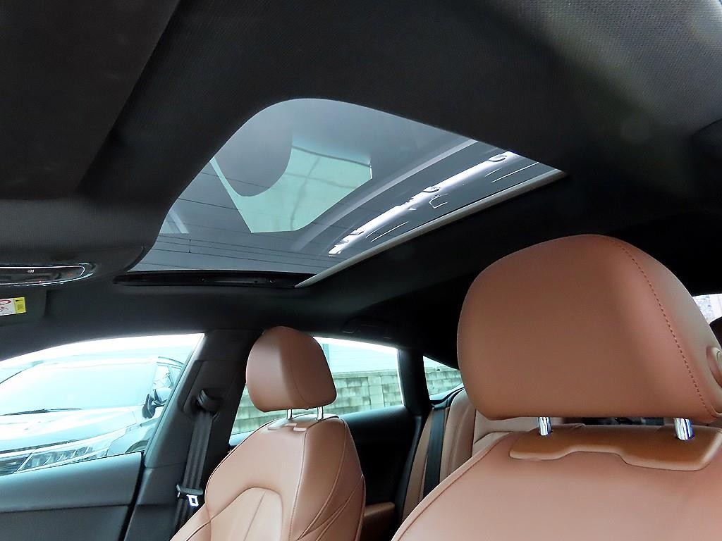 아우디 A5 A5 (F5) 40 TFSI 콰트로 프리미엄 스포트백 이미지 16