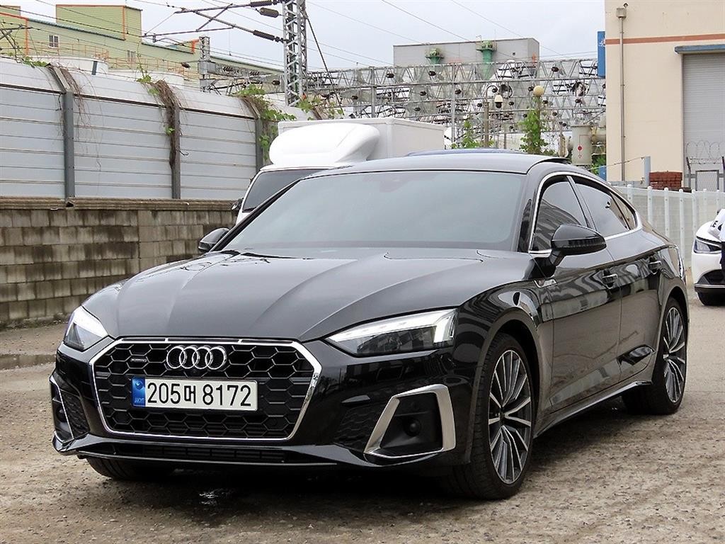 아우디 A5 A5 (F5) 40 TFSI 콰트로 프리미엄 스포트백 이미지 2