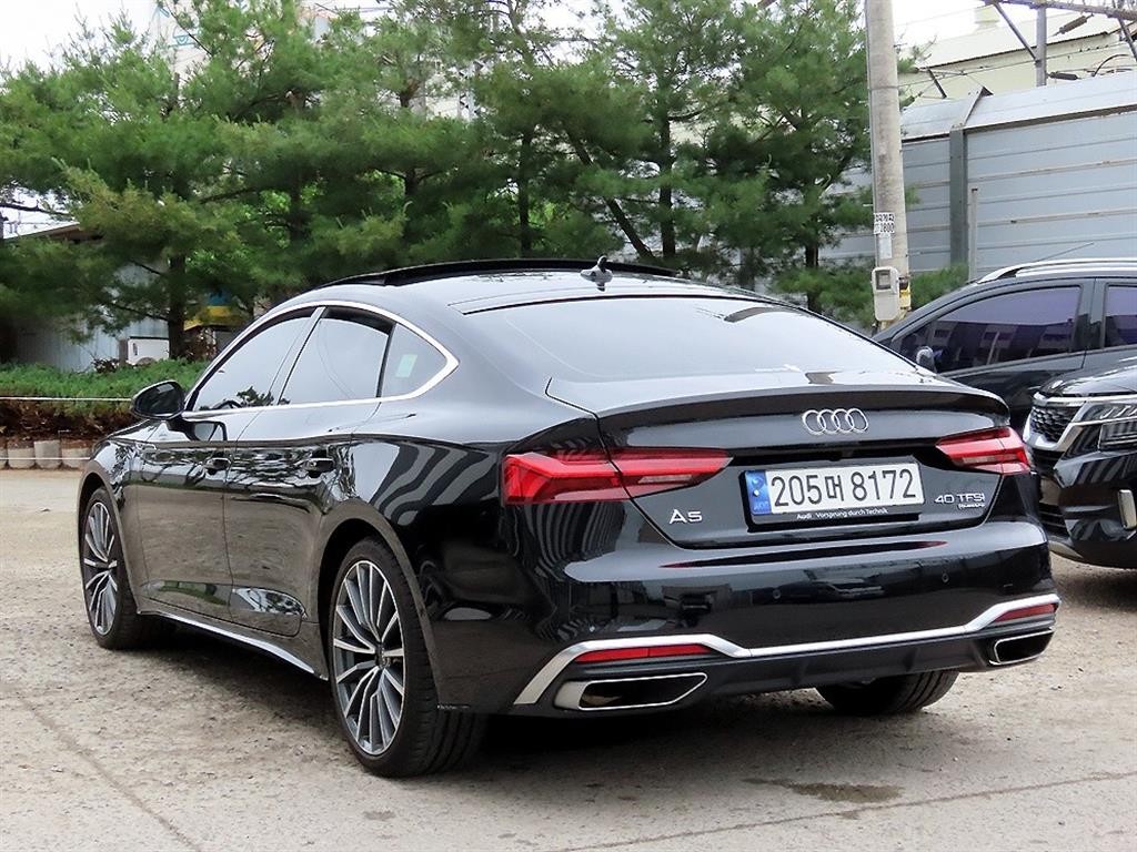아우디 A5 A5 (F5) 40 TFSI 콰트로 프리미엄 스포트백 이미지 3