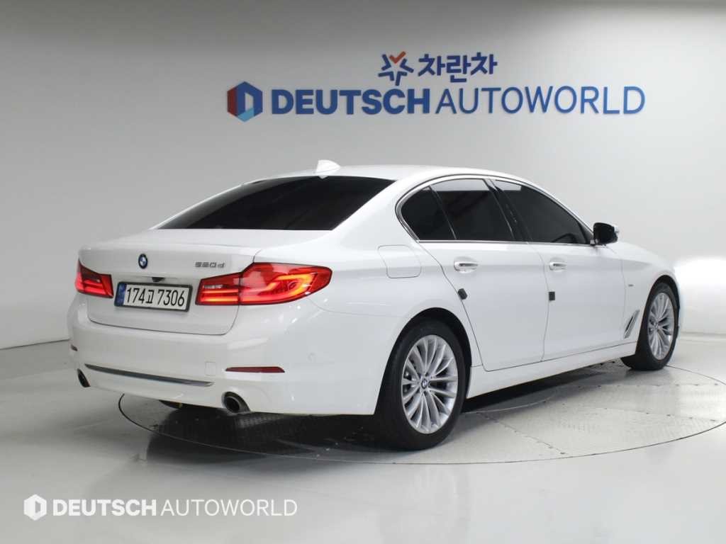 BMW 5시리즈 5시리즈 (G30) 520d 럭셔리 스페셜 에디션 이미지 2