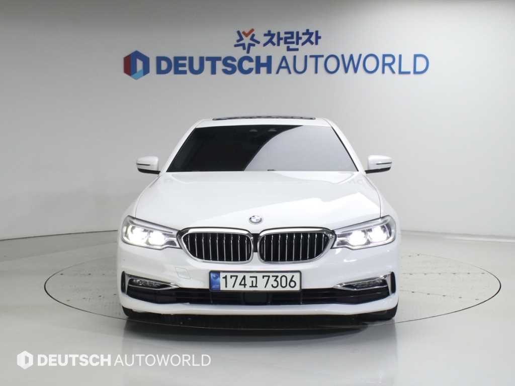 BMW 5시리즈 5시리즈 (G30) 520d 럭셔리 스페셜 에디션 이미지 3
