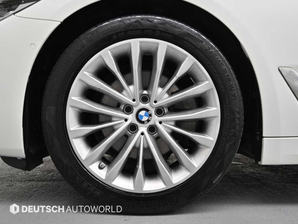 BMW 5시리즈 5시리즈 (G30) 520d 럭셔리 스페셜 에디션 이미지 5