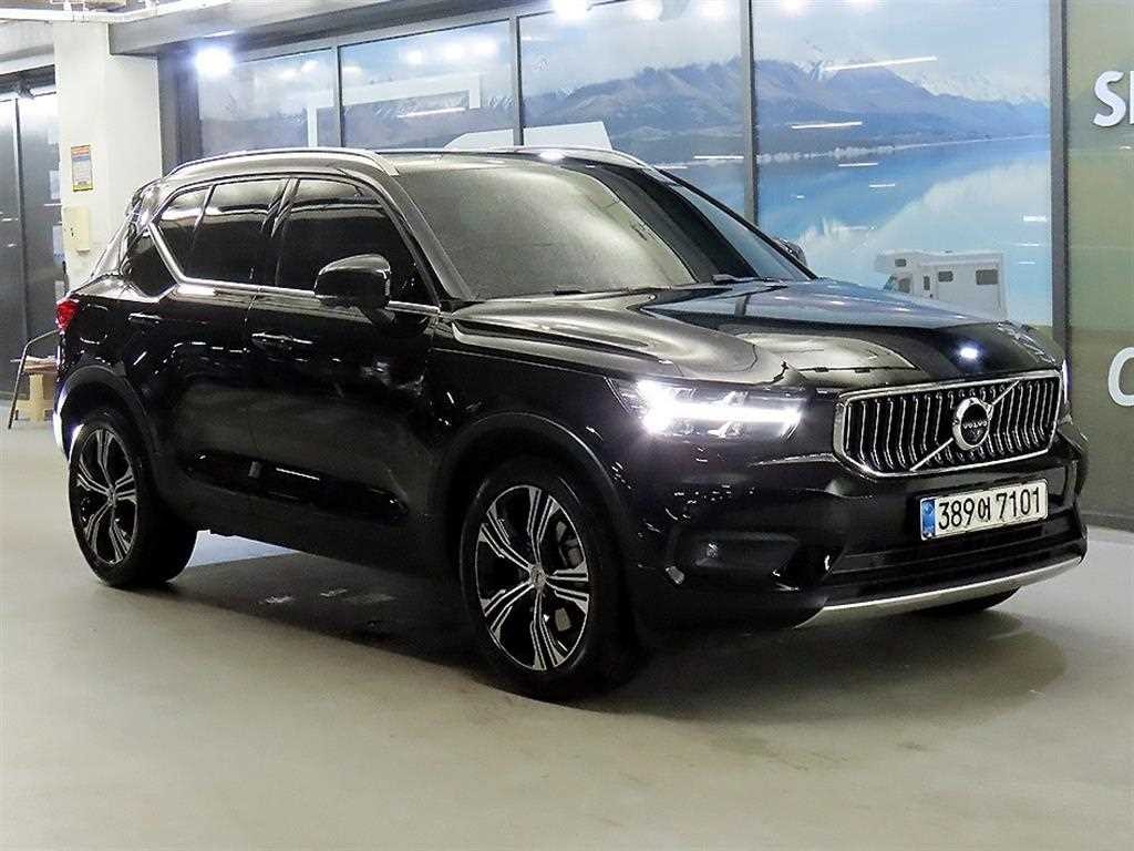 볼보 XC40 B4 AWD 인스크립션 이미지 1