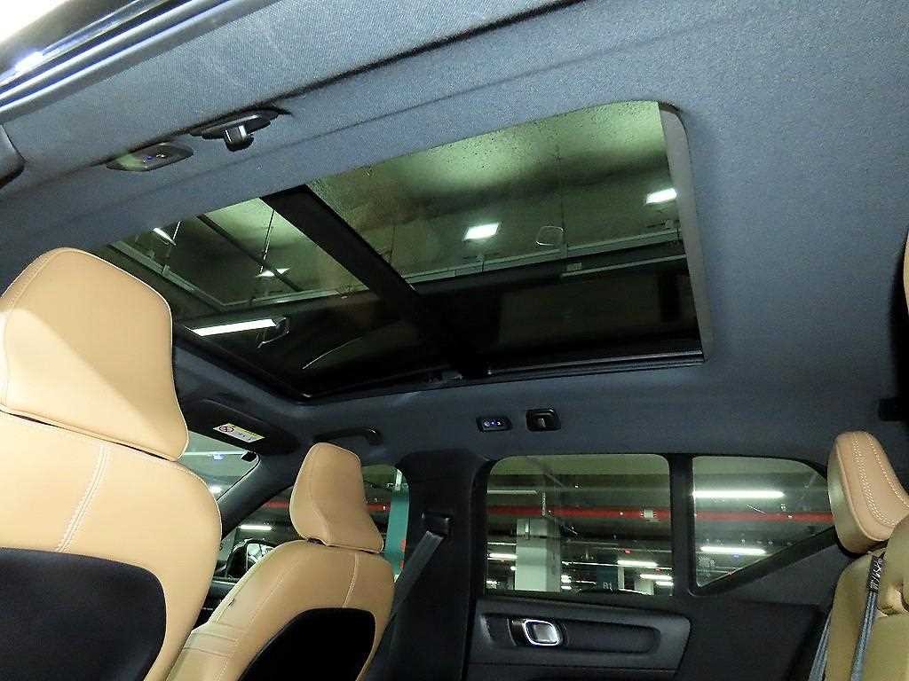 볼보 XC40 B4 AWD 인스크립션 이미지 15