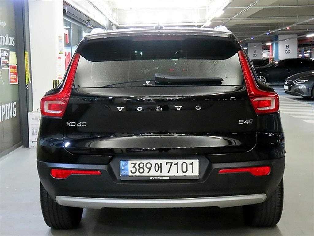 볼보 XC40 B4 AWD 인스크립션 이미지 5