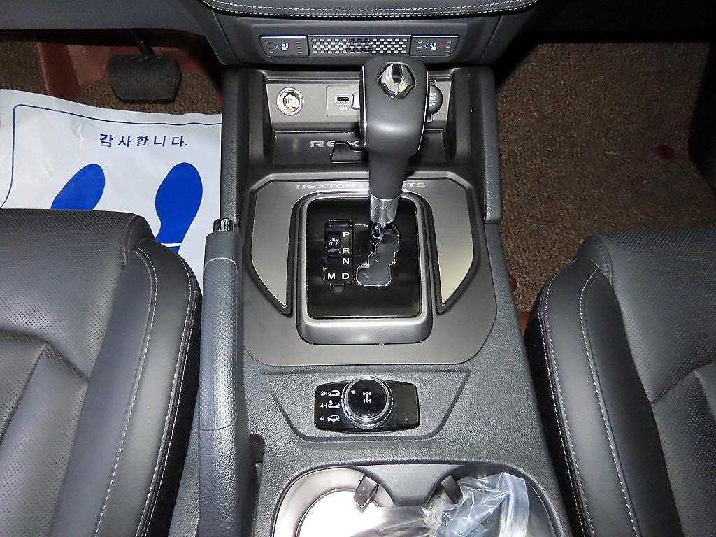KG모빌리티(쌍용) 렉스턴 렉스턴 스포츠 4WD 디젤 2.2 프레스티지 이미지 12