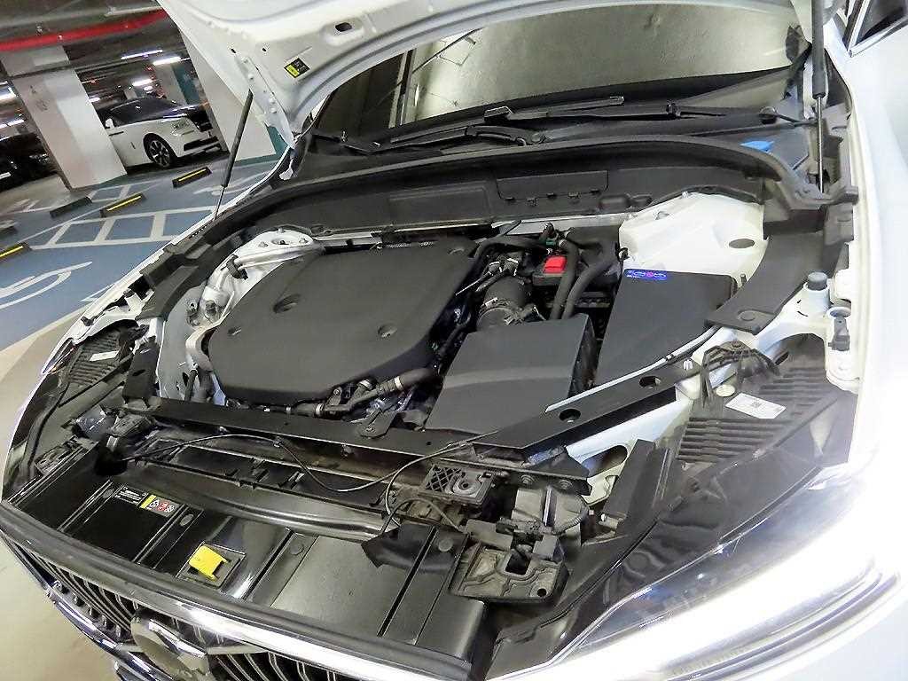 볼보 XC60 XC60(2세대) B6 AWD 울트라 브라이트 이미지 19