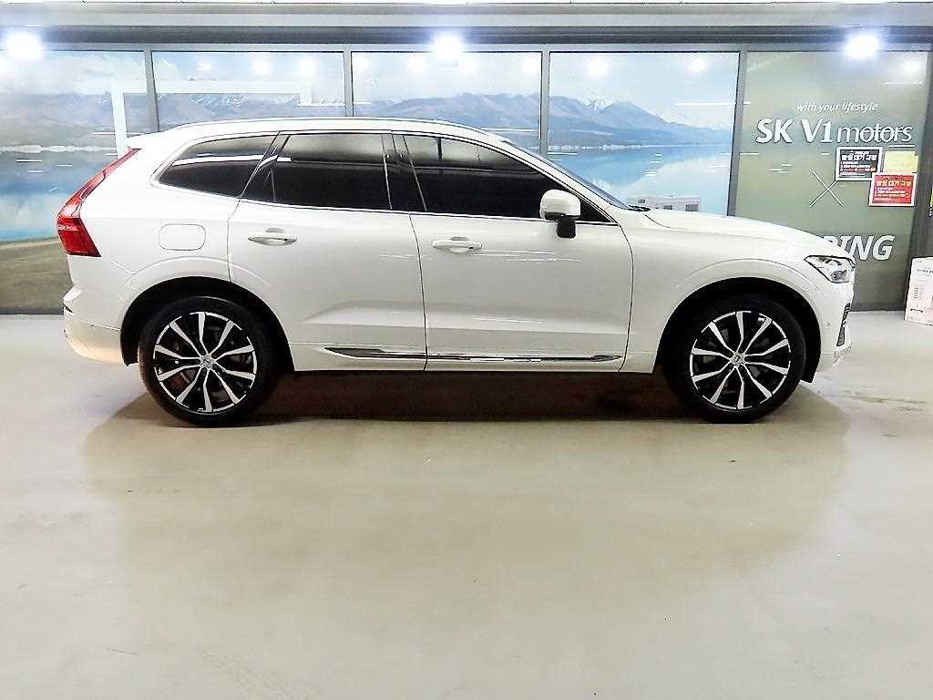 볼보 XC60 XC60(2세대) B6 AWD 울트라 브라이트 이미지 3