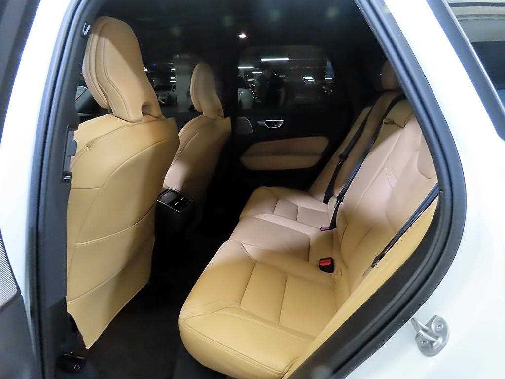 볼보 XC60 XC60(2세대) B6 AWD 울트라 브라이트 이미지 7
