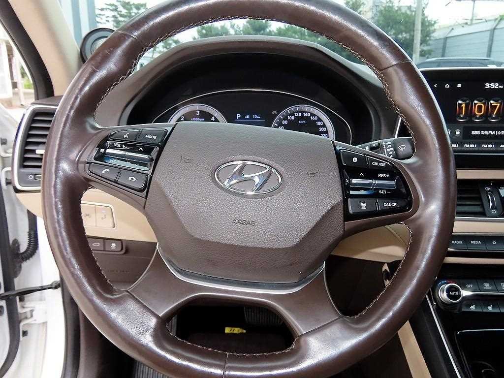 현대 그랜저 그랜저 IG 2.2 VGT 프리미엄 스페셜 이미지 7