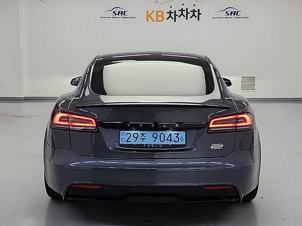 테슬라 모델 S 플레이드 이미지 3