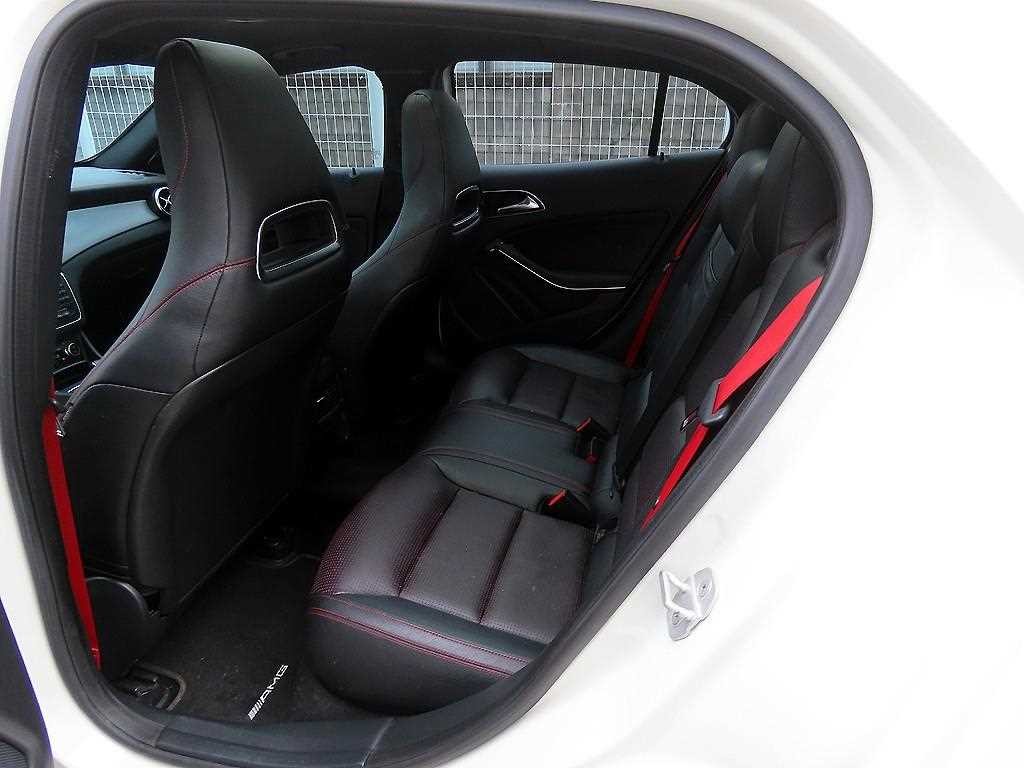 벤츠 GLA 클래스 GLA클래스 X156 GLA45 AMG 4MATIC 이미지 6